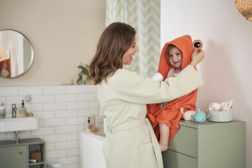 Zupan_odp.cena_39.99--Uterak_v_tvare_kraba_odp.cena_12.99--Kozmeticky_organizer_odp.cena_5.99--Sprchovy_zaves_odp.cena_9.99